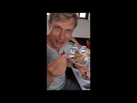 How to eat percebes (real way)! With SECRET, INSIDER tip !