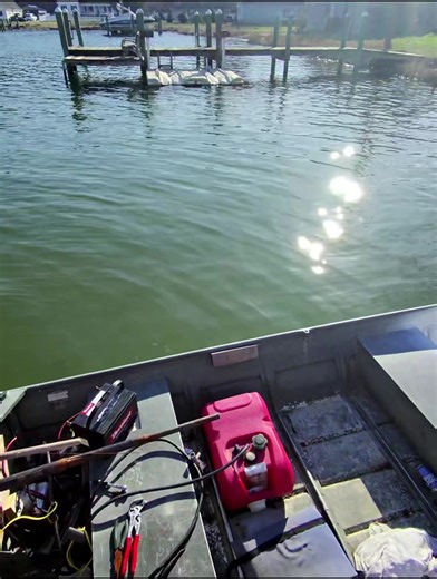 14ft jon boat with 50hp mercury 59ci sketchy build my starter went out when i was out there but i was able to start with pull cord, 1k likes ill sink it trying to jump it like previous video but more intense