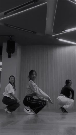 Tamanna Singh on Instagram: "I want it, I got it 🤭 choreography by the cutest @prateekshettigar 🔥🔥 #dancereels . . . . . . [ dance reels choreography Ariana grande 7 rings ]"