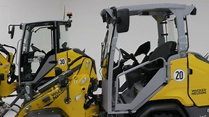 Versatile, with a lot of power and still compact dimensions. Our 3-ton wheeloader WL28 is a real all-rounder for the construction site. You can see it in action in the video. | Wacker Neuson