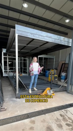 El sueño hecho realidad 🏠. Estructuras modulares habitacionales listas en 45 días y si viste el proyecto de Mamina verás que lo lograron montar antes! 👉🏻 🥪 En 3 semanas 🤩 quedó listo. 👉🏻 @oficinaselvagon crean módulos habitacionales sin límites de medidas. El taller y salón de exhibición que tienen en funes podrás ver gran variedad de productos para comprar o alquilar para eventos. Querés saber cuánto cuesta? Desde 600 dólares el metro2 Podes elegir el proyecto estructural o llave en mano