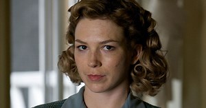 As actress Honeysuckle Weeks' family express concerns, her life and career