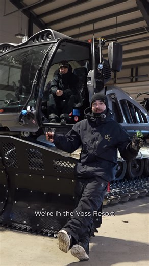 Voss Resort on Instagram: "Parkoppdatering frå Shape Crew 🛠️❄️ Me har vore travle med å slipa, sveisa og måla alle elementa, og gjeve parken eit heilt nytt uttrykk for sesongen – alt er no klart til å setjast i snøen. Med fallande temperaturar går snøproduksjonen for fullt rundt om i anlegget. Så snart snøproduksjonen er ferdig, startar me med å skyva snø og forma Alphaparken, medan Badnakrokjen Park vert klar svært snart. Denne sesongen har me òg fått ei stor oppgradering i parkarbeidet – me j