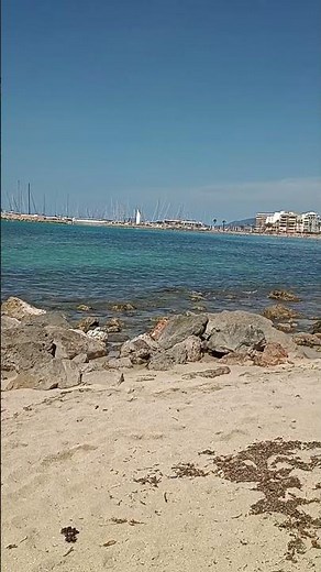 Blick auf den Strand und Hafen von Can Pastilla, Mallorca