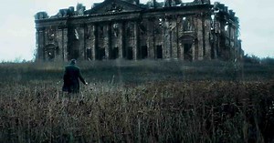 Here's Why Wayne Manor Is Abandoned in Batman v Superman