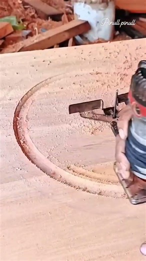 how carpenters make round shapes with profile variations. #Carpenter #Woodworking