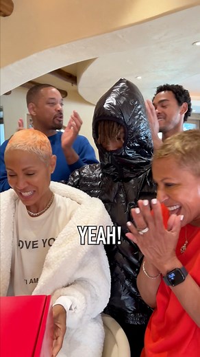 545K views · 6.4K reactions | The first copies of Jada Pinkett Smith’s memoir Worthy have arrived! Have you pre-ordered yet? Get a copy for you or a friend at ourworthyjourney.com ️ | Red Table Talk | Facebook