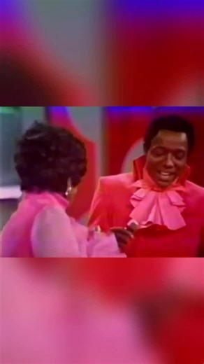 When two Motown legends come together, magic happens! Here are The Temptations and The Supremes, ‘sockin’ it to us’ back in 1968! | Temptations
