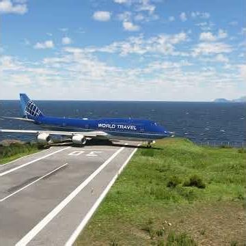 Impossible TakeOff😱Boeing 747 From Short Runway #aviation #shorts