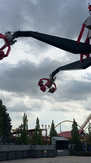 only ride of its kind in the world! | Sledge Hammer, Canada’s Wonderland