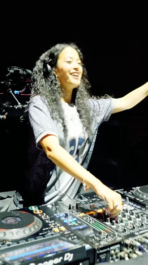 buzz after buzz supporting ‪@sonnyfodera‬ 🤍 can’t deny it is yours tomorrow 🤝🏻 #electronicmusic