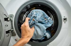 Jeans waschen - Wie geht's richtig & wie oft ist sinnvoll?