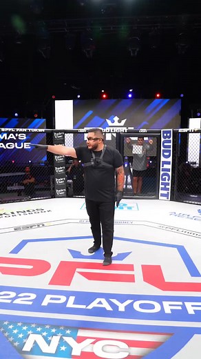 1 Heavyweight guy fights 4 regular guys #reels | Sweet Box