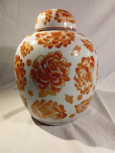 Vintage Macao Porcelain Ginger Jar with Lid - Iron Red & 24k Gold Peonies - 27cm - Canton Style Storage Jar - Chinoiserie Decor