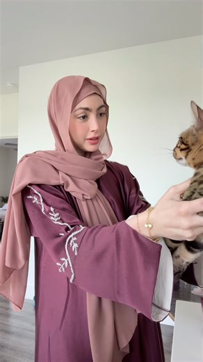 AMARIAH on Instagram: "We’re obsessed with how @sabyhesri styled her Serena & Liyana sets 🥰✨ soo stunning MashAllah #modestfashıon #ootdeid #eidmubarak"