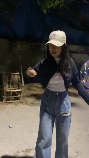 Creating Colorful Bubbles with LED Bubble Wand