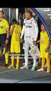 He gets emotional for Neymar in the most emotional moment #neymar #emotion #football #moment #sho...