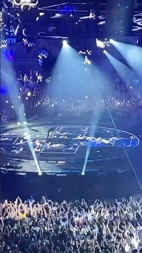 Eminem SURPRISE Performance with Ed Sheeran