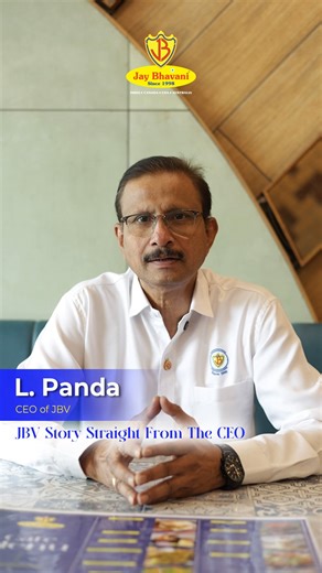 Running multiple outlets isn’t just about scale, it’s about control and consistency✨ At Jay Bhavani Vadapav, every outlet follows defined SOPs, daily quality checks, and standardized preparation methods. From the oil used to the way each food is packed, nothing is left to chance. Our focus is simple: deliver the same taste, same quality, every single time, no matter which outlet you visit. That’s how we operate. That’s our promise. — L Panda CEO, Jay Bhavani Vadapav💛💙 #globalvadapav #jaybhavan