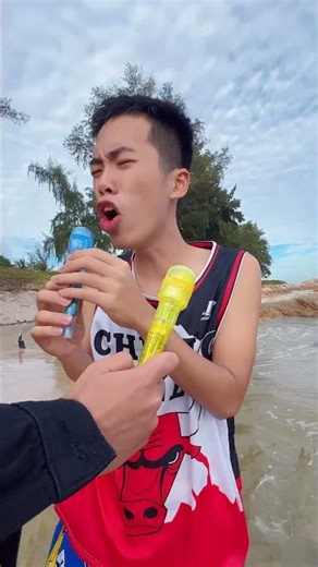 LNS - Thi hát micro ngoài biển || Microphone song cover #shorts