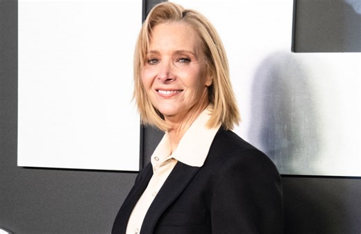 Lisa Kudrow believed nobody cared about her amid Friends success