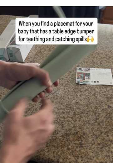 The only placemat with a table edge bumper for your baby🙌