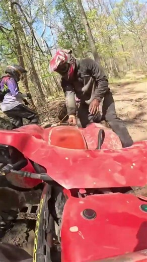 Honda 300ex stuck in the mud #dirtbike #honda300