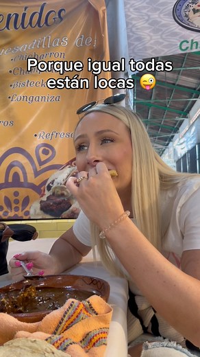 24K views · 907 reactions | El mole poblano襤 #mexico #güera #viral #Extranjera #mole #puebla | Crónicas de la Güera | Facebook