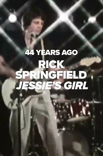 Rick Springfield with the number 1 song 44 years ago today #rickspringfield #jessiesgirl