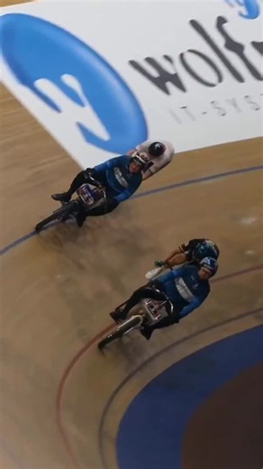 Yesterday’s Derny race. Roger Kluge takes it – after a razor-thin fight with Yoeri Havik. 😮‍💨🚴‍♂️ #sixdays #sixdaysweekend #trackcycling | Six Day Cycling