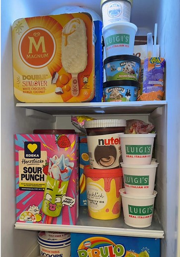 It’s Ice Cream Time 🫐🫐#teamcwkofficial #itsicecreamtime #luigisitalianice #dubaichocolateicecream