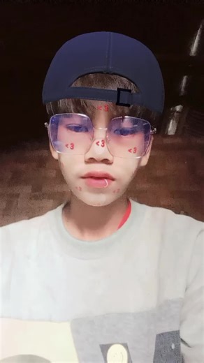 Kyaw Htin သည် TikTok ပေါ်တွင် ရှိသည်