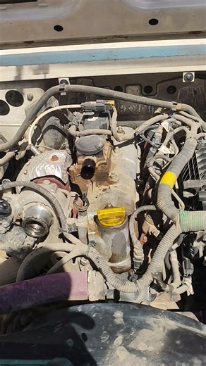 This vehicle came from Jaipur, inside which sound is coming, engine ke andar City type Mahindra B...