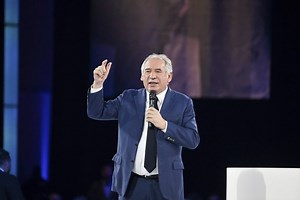 Macron Appoints Bayrou as New French PM Following Barnier’s Fall