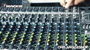 MEZCLADORA 16 CANALES EFECTOS Y USB MACKIE PROFX16V2 $ 9,900 pesos IVA incluido Mezclador Premium de 16 Canales con USB 10 Preamplificadores de Micro Mackie Vita 16 Efectos Incorporados, Filtro Low Cut EQ Gráfico de 7 Vías, EQ de 3 Vías por Canal Alimentación Phantom 48V https://chilangoeshop.com/shop/mezcladoras-consolas-amplificadas/5582-mezcladora-16-canales-efectos-y-usb-mackie-profx16v2.html | ChilangoEshop