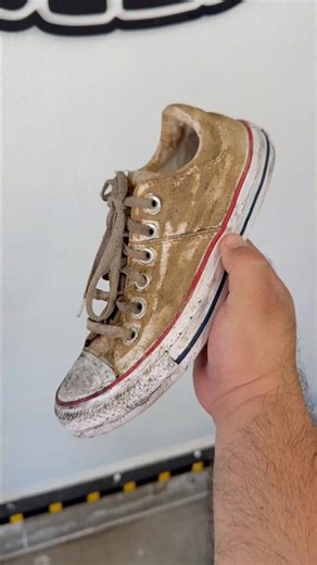 The technique to clean your converse 👟✨ #shoedoc #shoelada #shoecleaner #150bucks #converse