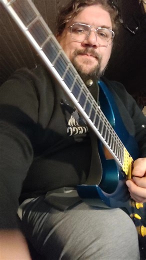 Cloudburzt (@cloudburzt)’s videos with E (Ethereal Cello Drone) - Cielo Terra