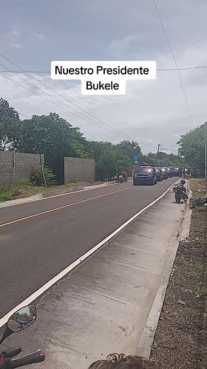 Presidential Convoy of Bukele Captured on Motorcycle