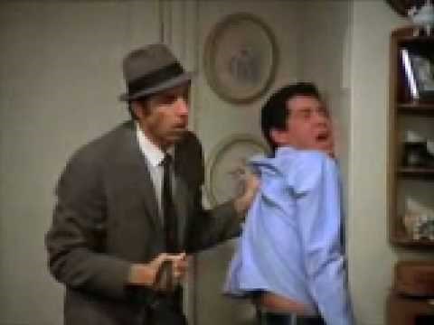 Seinfeld - Kramer Impersonates a Cop