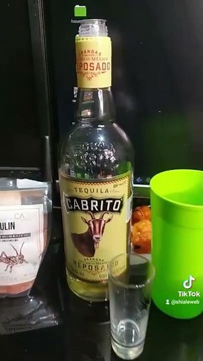 #Shorts botella de tequila cabrito reposado de arandas jalisco con sal de chapulin delicioso