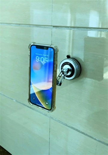 This robotic arm mobile phone holder has strong adsorption power and is not easy to fall off. It is a small artifact in the car and a good helper for positioning!#PhoneMount #CarMount #CarGadget #CarPhoneHolder #TikTokShopSpringGlowup