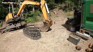 Got an outdated old excavator? See how 99 Projects tackles the challenge of restoring a cheap, obsolete excavator, saving it from the edge of malfunction! As the first step in this task, FridayParts has supplied track rollers and carrier rollers to help get the machine back in shape. Parts featured in this video: Track rollers: https://www.fridayparts.com/track-roller-for-hitachi-excavator-zx40u-5 Carrier rollers: https://www.fridayparts.com/for-hitachi-excavator-ex30-upper-carrier-roller Watch 