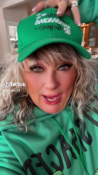 👠👠👠Jeri Ann 👠👠👠 (@jerimc33)’s videos with original sound - Sandy Compton