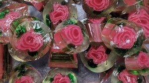 How to Craft Beautiful Crystal Rose Candies