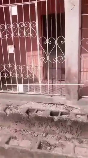 Mini warehouse with retail shop frontage now available for lease in a highly accessible and fast-developing area. Location: Strategically located opposite Gioni, Lakowe, the property sits just three plots away from the express, offering excellent connectivity and ease of logistics. The building faces the street, providing strong visibility and steady walk-in potential, making it ideal for storage, distribution, light commercial activities, and retail operations. This space is suitable for busine