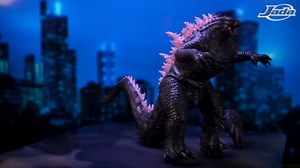 Jada Toys Godzilla X Kong: 14" Heat-Ray Breath Light & Sound RC Action Figure
