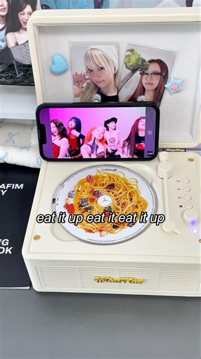 I received a perfect CD player🍝#lesserafim#kazuha#chaewon#sakura#unpacking#cdplayer#kpop#cdmx#music