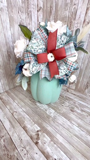 1.5K views | Fall doesn’t have to be orange. Set your Fall tablescape at SweetAriaDecor.com  #fall #fallpumpkin #fallpumpkindecor #fallflorals #falldecor #falldecorating #falltablescape #falldecorinspo #pumpkin #aquapumpkin #tealpumpkin #fallarrangements #sweetariadecor | Sweet Aria Decor "The Tomato Cage Tree Lady" | Facebook