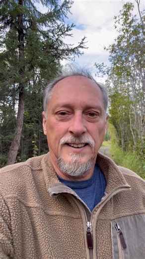 If you're into getting off the beaten path without having to rough it too much, there are many great trails around the Anchorage area, including the well-known Flat Top trail overlooking Anchorage from higher above. Exercise caution and keep a lookout for wildlife 🐻🫎 #Alaska #fall #hikingtrails #hiking | Alaska Outdoors Television