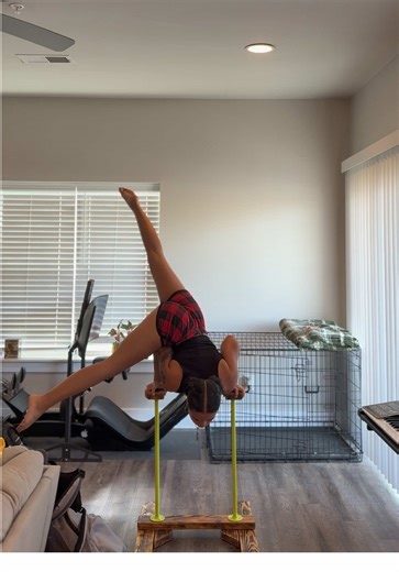 Intriguing Shaky Moments in Circus Pole Dancing